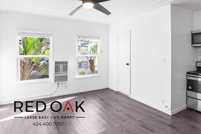 Building Photo - 851 S Kenmore Ave Unit 7