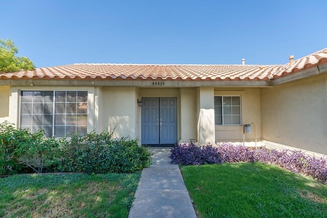 44435 Buttercup Ln
