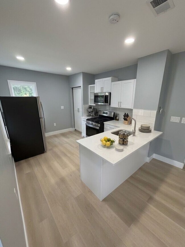 270 Homecrest Ave