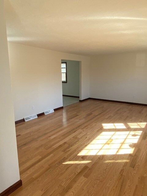 Photo - 236 Comfort St