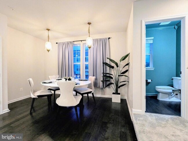 Photo - 23365 Leyland St