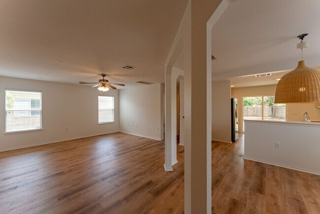 Photo - Beautiful 4bd/3ba House in Austin!