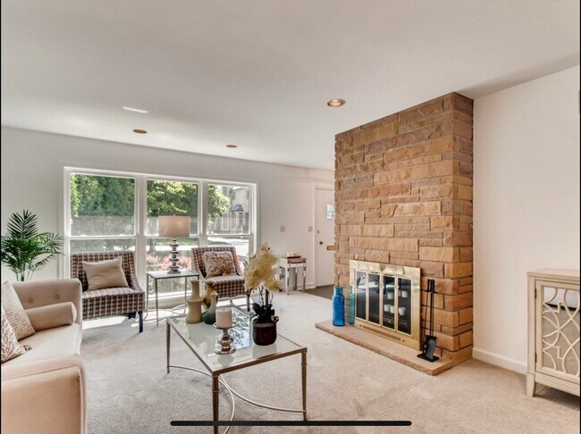 Photo - 1058 Wilmette Ave