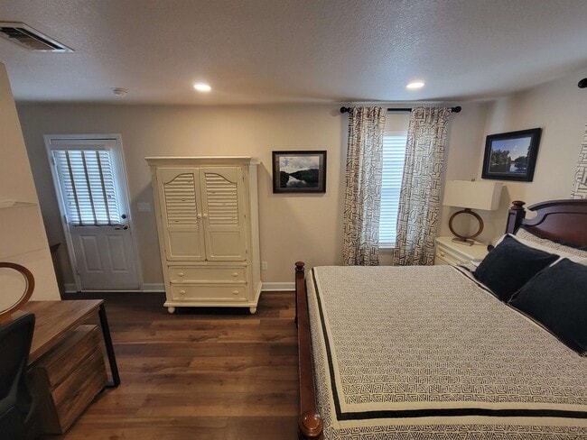 Photo - 3719 Longfellow Rd