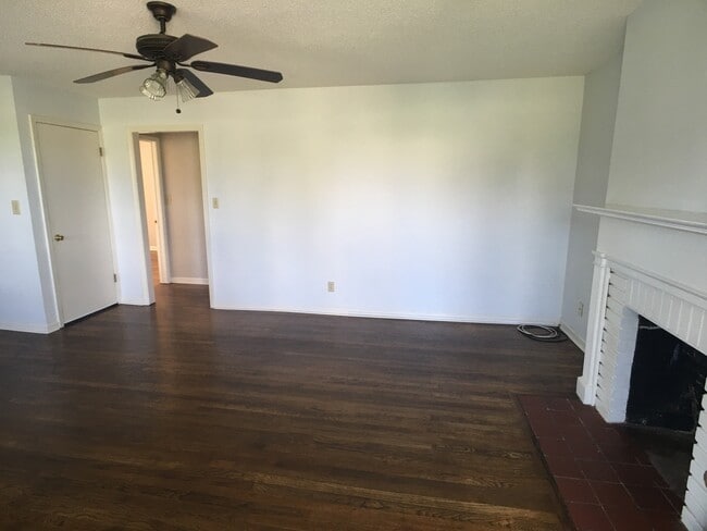Photo - 2 Bedroom 2 Bath Off University Blvd