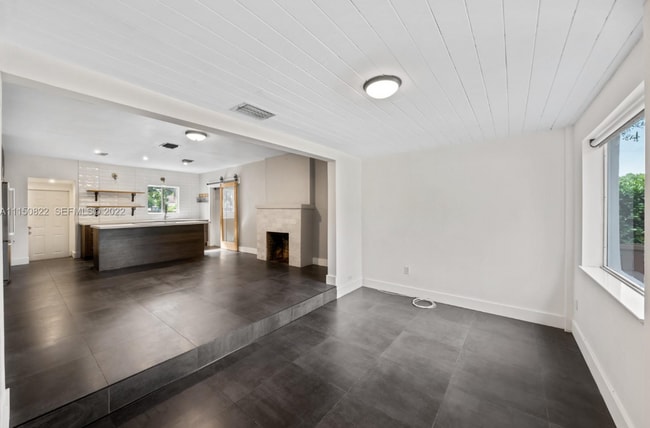 546 NW 50th St