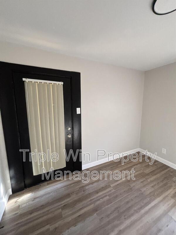 Photo - 7932 Labelle St