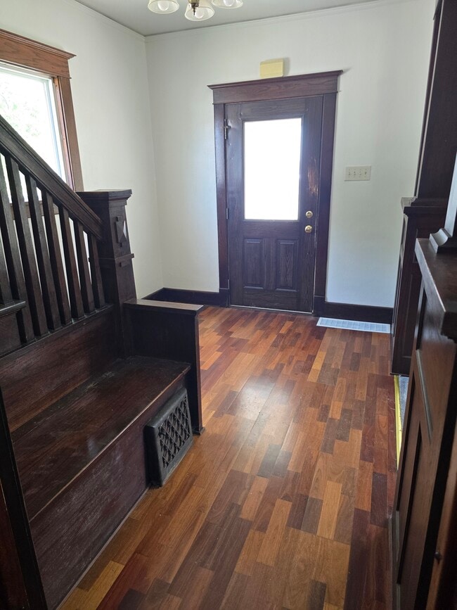 Photo - 112 5th St NE