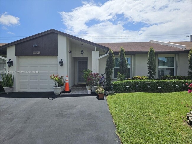 Photo - 15700 Bottlebrush Cir House
