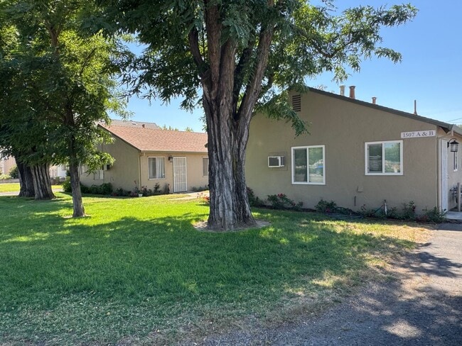 Cherokee Lane 1507-1509 - Cherokee Lane 1507-1509 Apartment Unit 1507-A S. Cherokee Lane