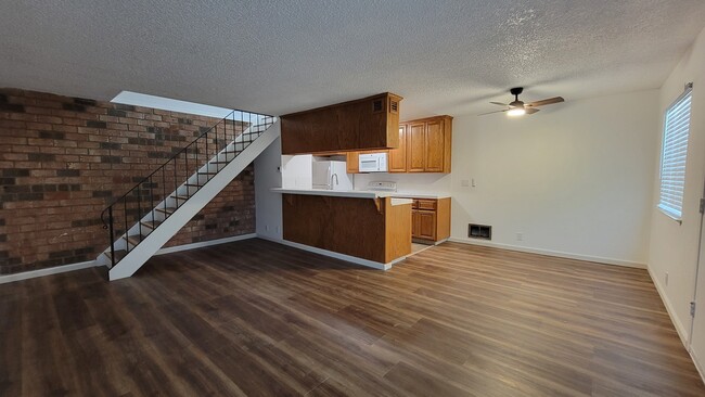 Photo - 847 Gilchrist Dr Unit 2