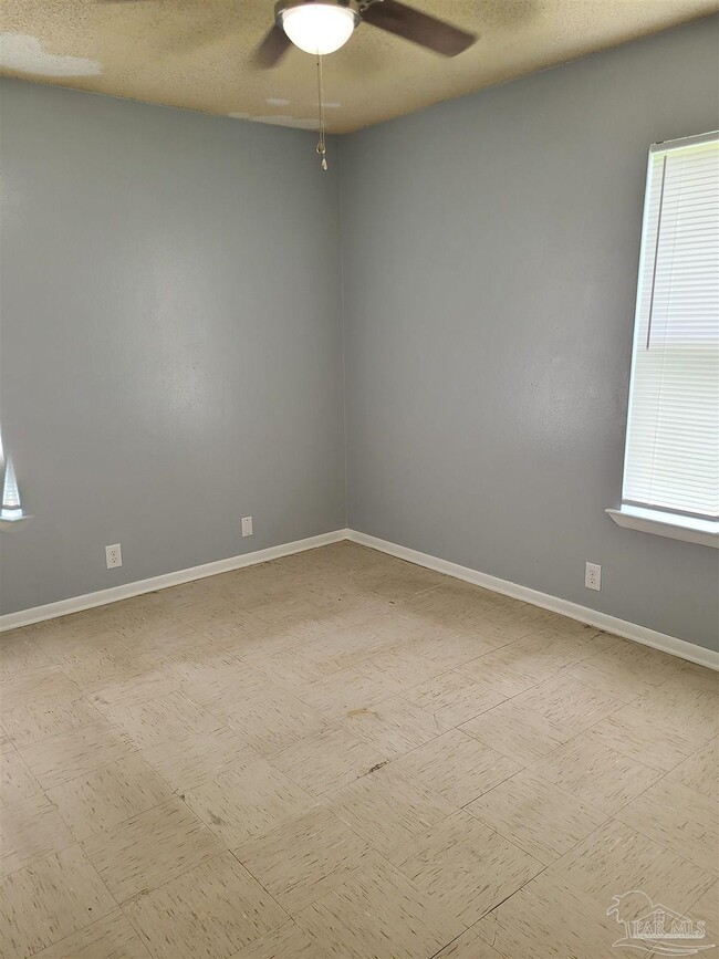 Photo - 907 N N St