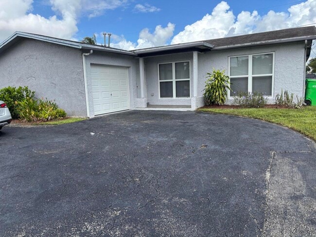 Building Photo - 11421 NW 39th Pl Rental