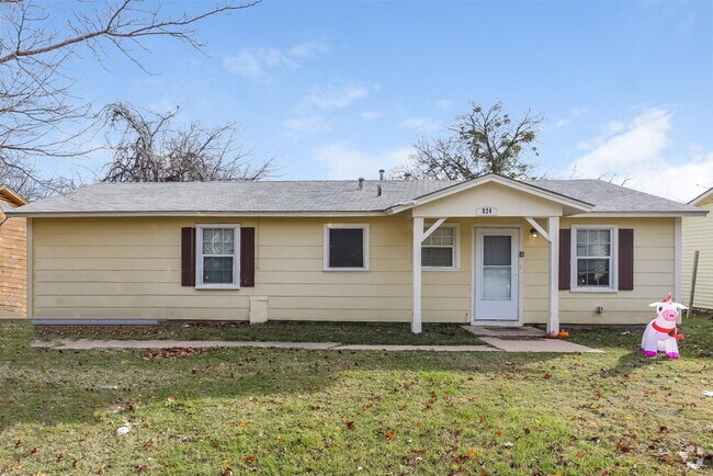 Building Photo - 824 Renfro Dr Rental