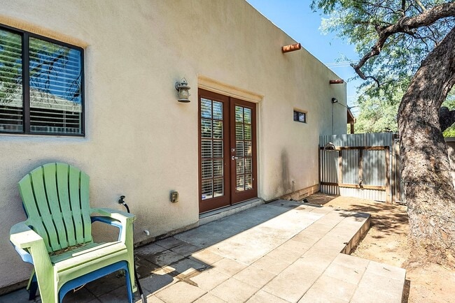 722 E Mabel St