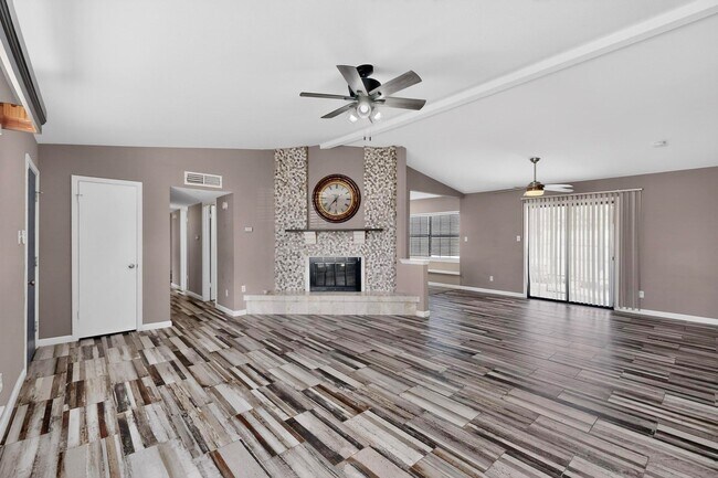 Photo - 5613 Powers St