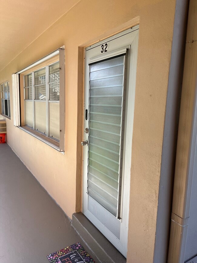 Photo - 32 Salisbury B Unit B