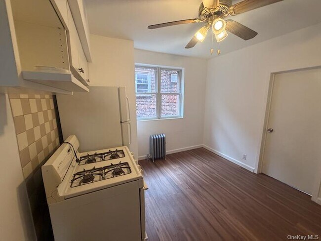 Photo - 57-66 63rd St Unit 2R