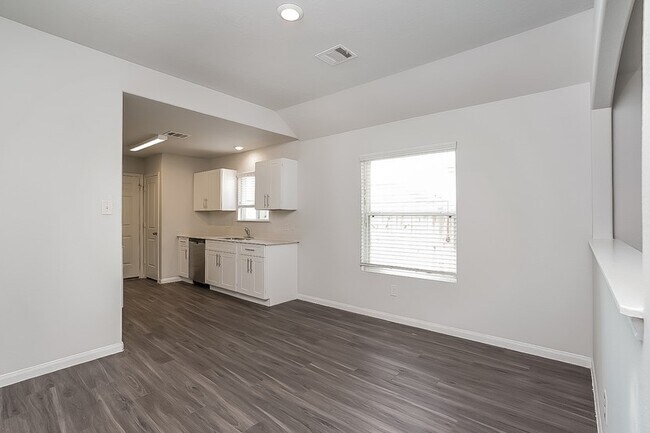 Photo - 5610 Latta Plantation Dr