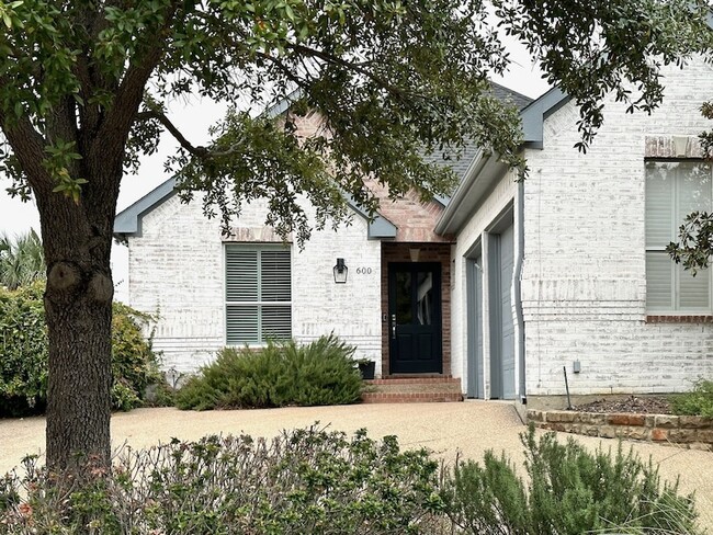 Building Photo - 600 Huntersridge Ct Rental
