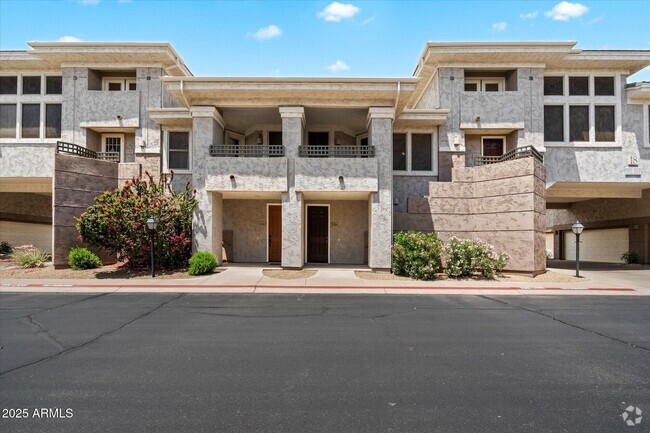 Building Photo - 15221 N Clubgate Dr Unit 2125 Rental