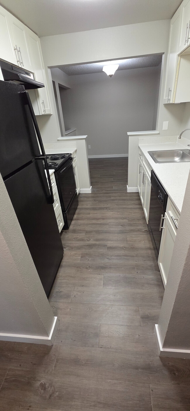 Building Photo - The Edge North