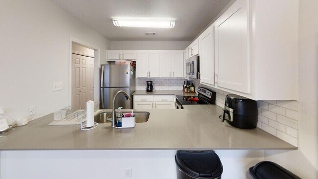 Photo - 1610 Waterston Ave Unit 1610 Waterston #13