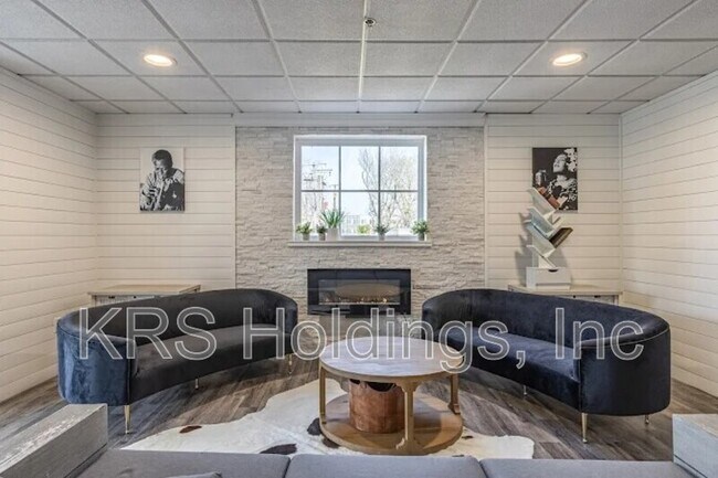 Building Photo - 1411 Bainbridge St Unit 201 Rental