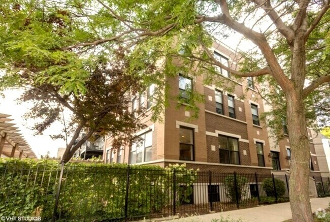 Building Photo - 4606 S Lake Park Ave Unit 101S Rental