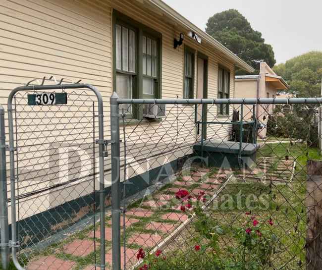 Building Photo - SCHEDULED SHOWING FOR 9/10 @2:15 Fully Fu... Rental