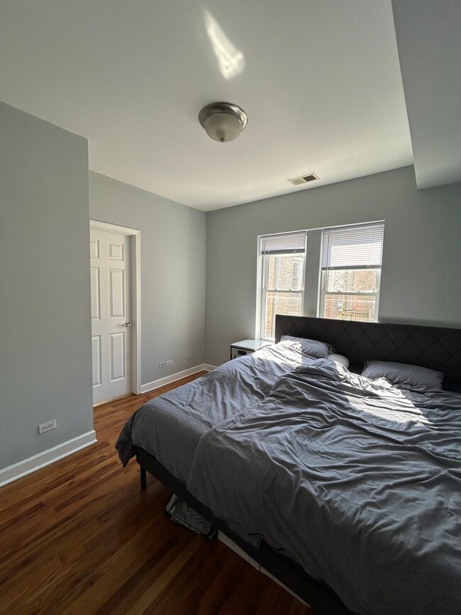 Photo - 2253 West Rosemont-3 Unit 3