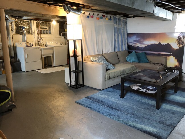 Photo - 671 Wordsworth St