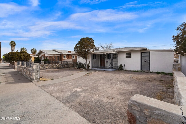 Photo - 2220 Grant Ave