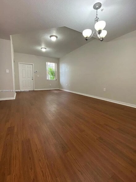 Photo - 77 E 4th St Unidad A106