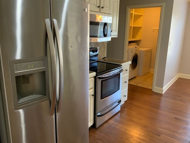 Photo - 3 Bedroom Family Rental