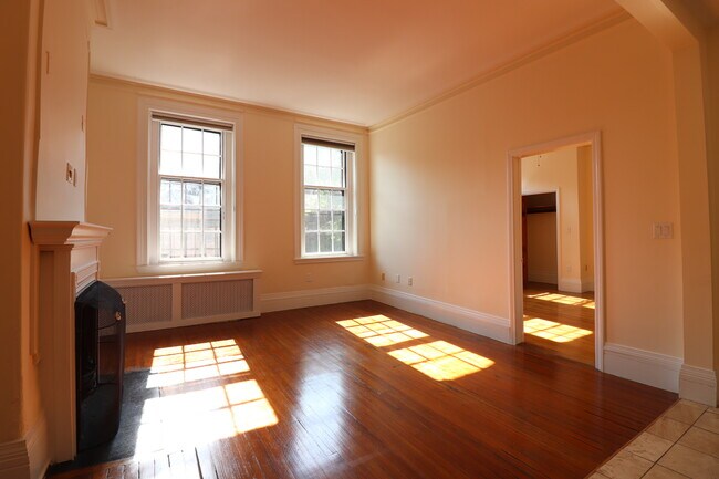 Photo - 2 Otis Pl Unit 3