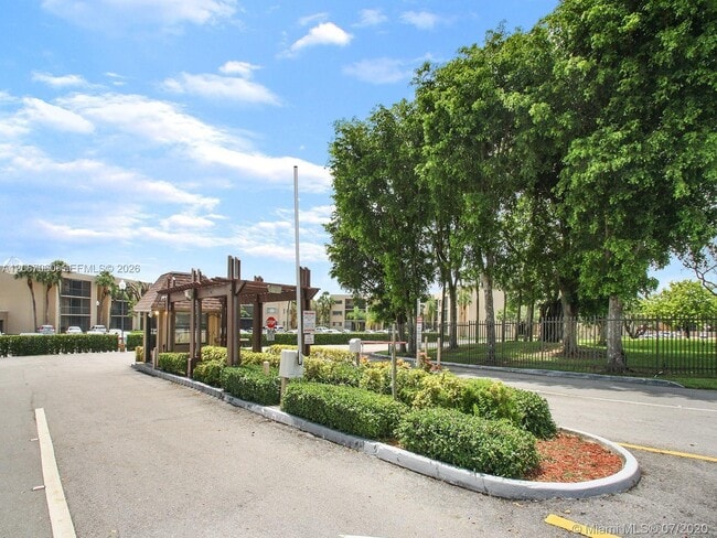 Photo - 8065 SW 107th Ave Unit 201