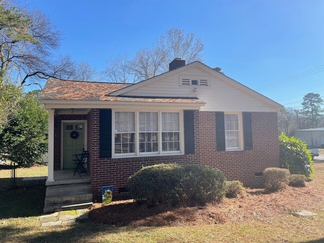 2 Bedroom 1 Bath Brick Home - 2 Bedroom 1 Bath Brick Home
