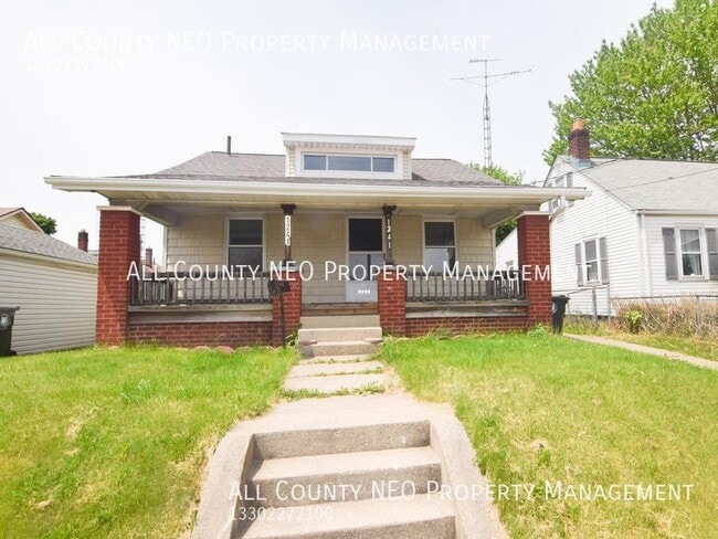 Building Photo - 1241 Bedford Ave SW