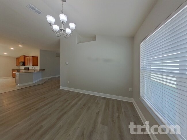 Photo - 387 Buchannan Dr