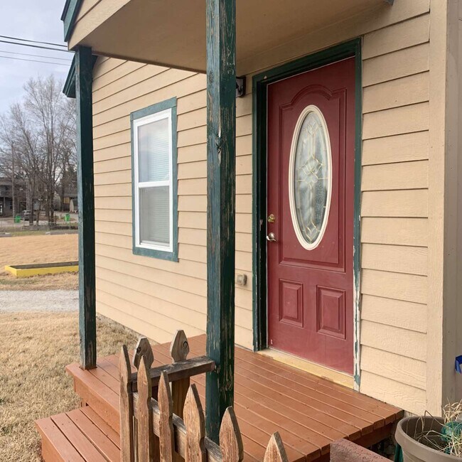 213 E Logan St Rental House Rental in Ottawa, KS