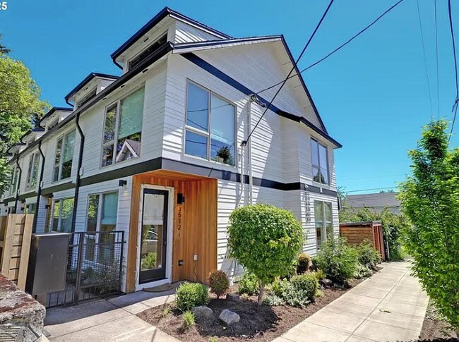 Photo - 3512 N Haight Ave