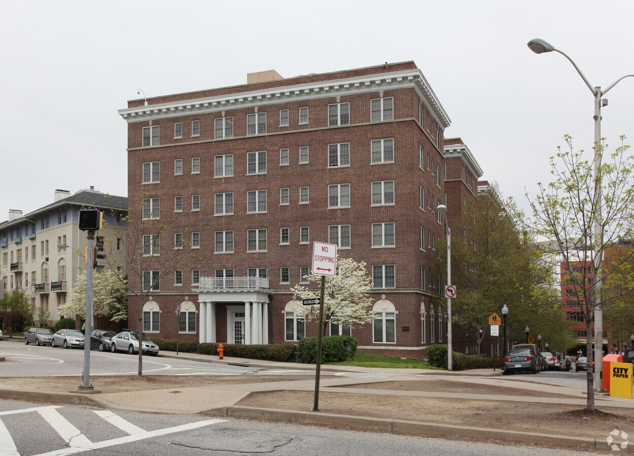 Photo - McCoy Hall Apartments