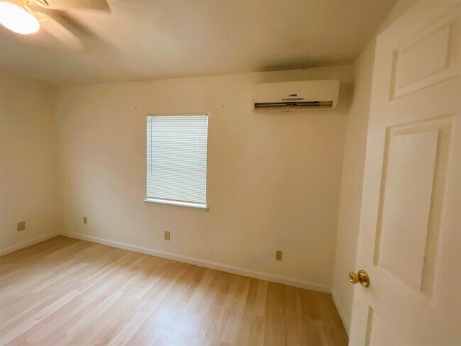 Photo - 3815 Drew St