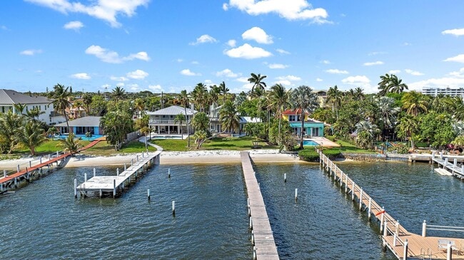 Photo - 122 S Lake Dr