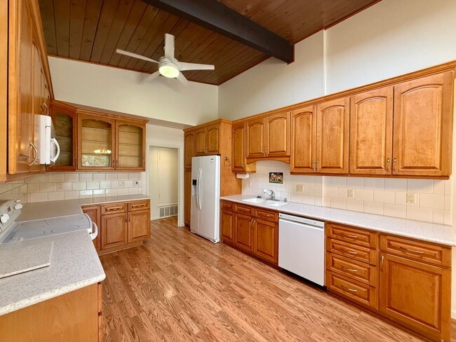 Photo - Bay Park Beauty | 3BD/2BA with Canyon Views & Lush Grounds