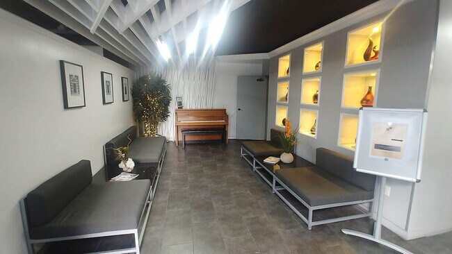 Villa De Adel Apts