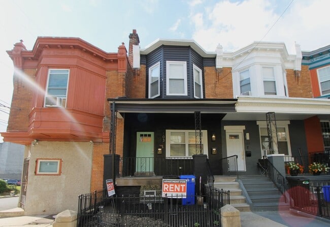Building Photo - 103 E Coulter St Unit 1st Fl
