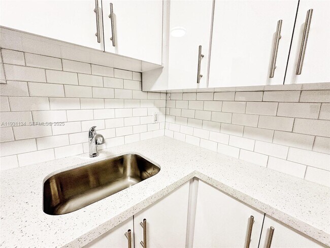 Photo - 2153 SW 14th Terrace Unidad 1