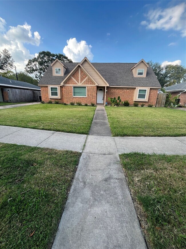 Photo - 5730 Cartagena St